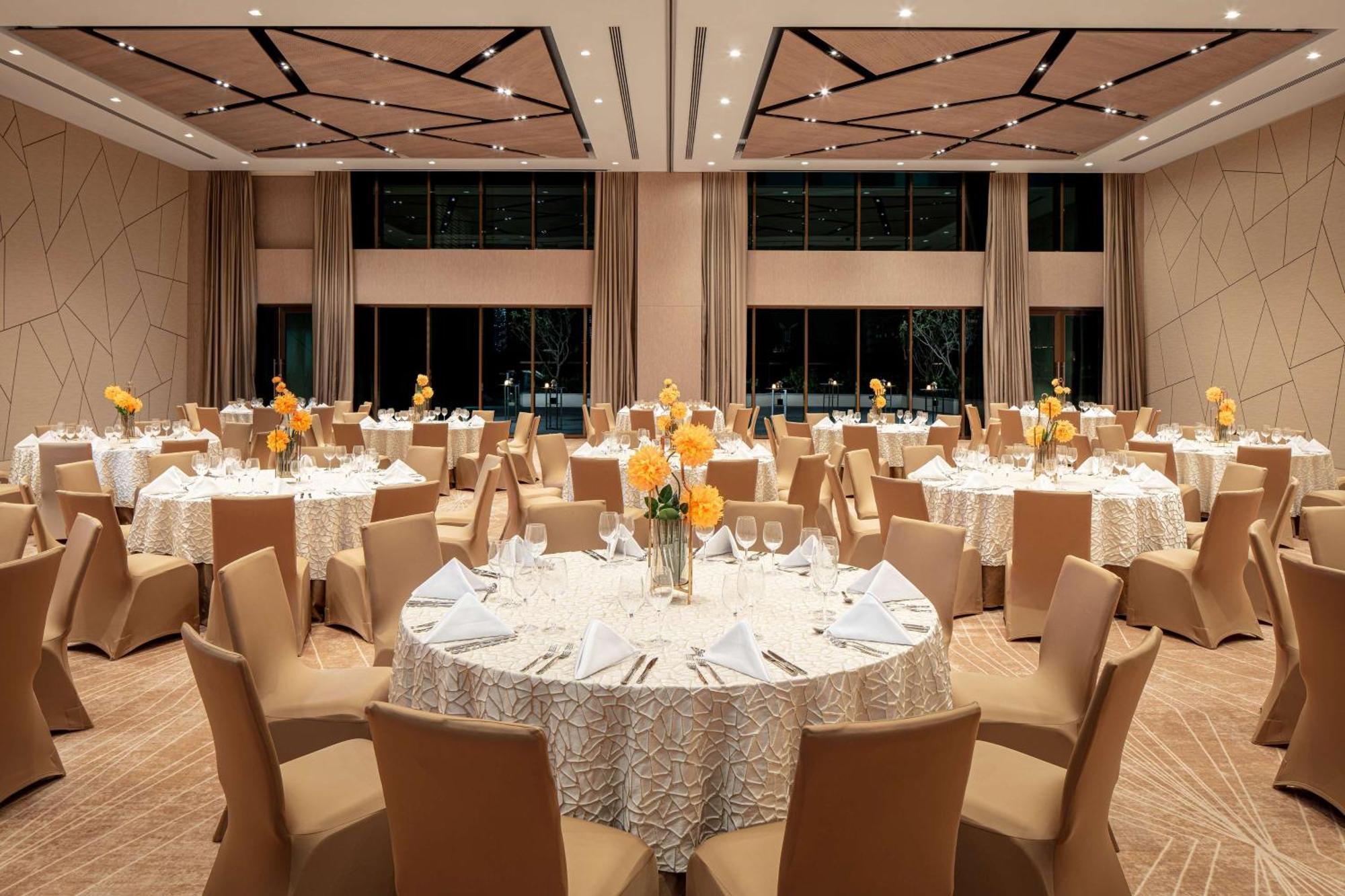 Doubletree By Hilton Dubai M Square Hotel & Residences מראה חיצוני תמונה
